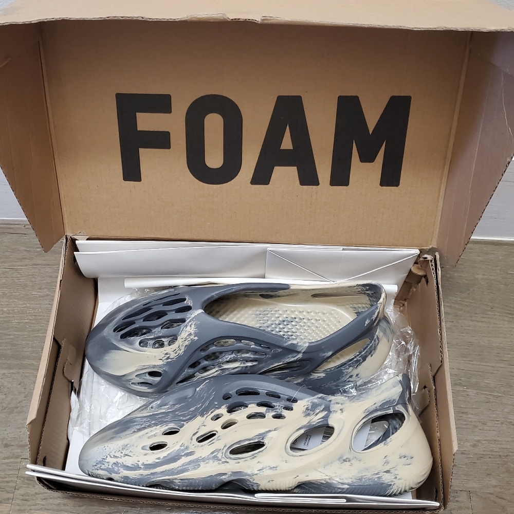 Yeezy Foam Runner 'MXT Moon Grey', Size: 9
